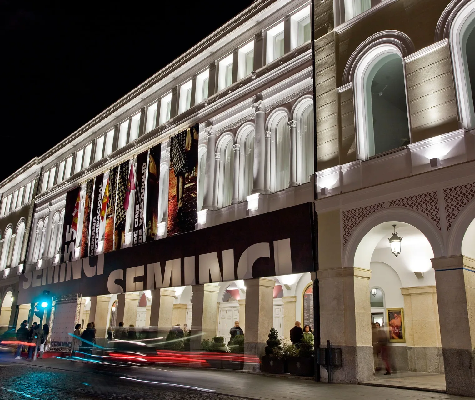 Teatro Calderón y Sala de Exposiciones