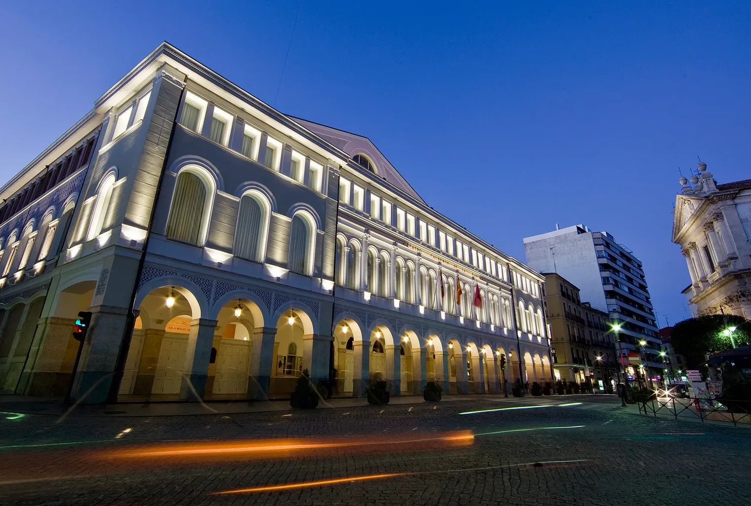 Teatro Calderón y Sala de Exposiciones